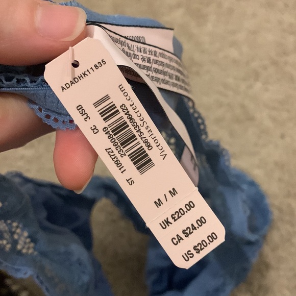 Brand new Victoria’s Secret bralette - Picture 3 of 7